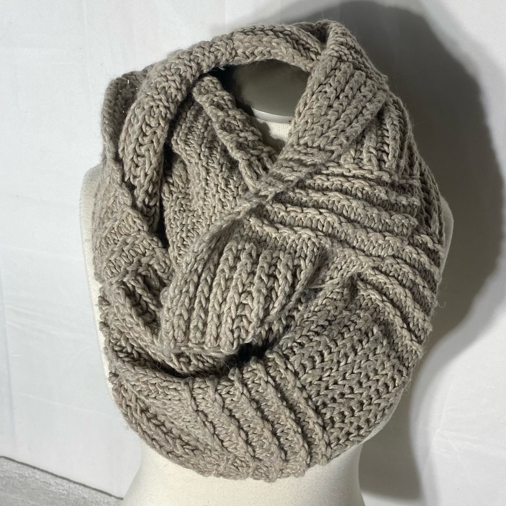 5/$25 Cozy Beige Chunky Knit Infinity Scarf